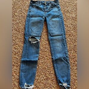 American Eagle skinny jeans—Size 6